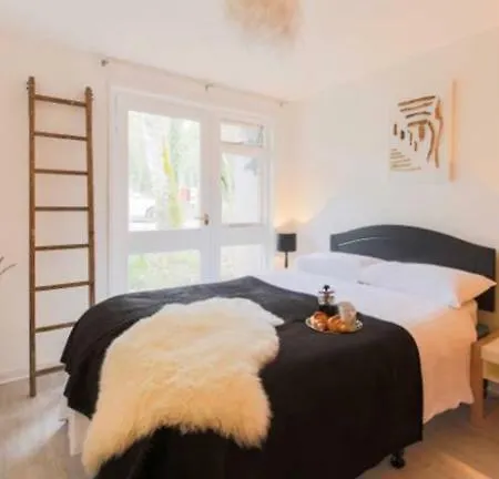 Holiday home Lowena *